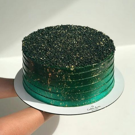 Green Black And Gold Birthday Cake, Emerald Cake Birthday, Emerald Green Birthday Cake For Women, Birthday Cake Dark Green, Emerald Birthday Cake, Green And Silver Cake, Birthday Cake Green And Gold, Emerald Green Cake Birthday, Dark Green Birthday Cake