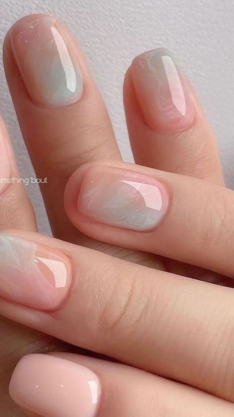 Here Are The 15 Best Spring & Summer 2023 Nail Trends To Copy Unghie Nail Art, Design Mirror, Spring Nail Trends, Minimal Nails, Her Nails, Pink Gradient, Jelly Nails, Gradient Nails, Stil Elegant