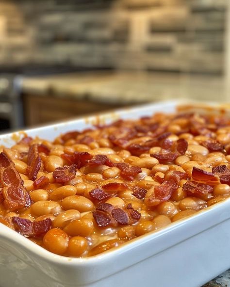 Calico Beans Recipe, Homemade Baked Beans Recipe, Bake Beans, Calico Beans, Best Chicken Wing Recipe, Casserole Kitchen, Fruit Cake Recipe Christmas, Homemade Baked Beans, Yummy Casserole Recipes