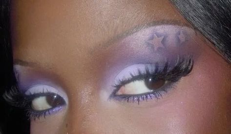 Harajuku Makeup, Monster High Makeup, Prince Hair, Purple Eyeshadow, 1990's Fashion, Photoshoot Concept, Purple Eyes, Prom Makeup, Beautiful Makeup