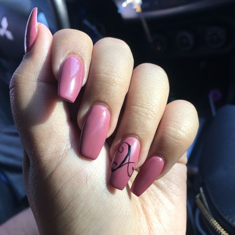 Acrylic nails. Nails acrylic. Boyfriend initial. Coffin. Gel colors. Nails. Pink nails. Black nails. Mauve nails. S Initial On Nails, Initial On Nails, Boyfriend Initials, Gel Nails Long, Ombre Dark, Mauve Nails, S Initial, Nails Opi, Nails Yellow