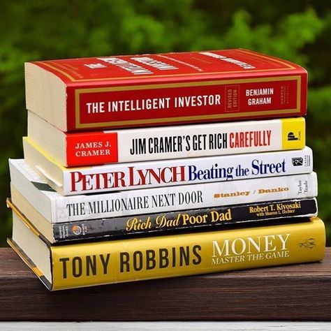 Entrepreneurship Books, Family At Home, Entrepreneur Books, Best Self Help Books, Investing Books, Personal Finance Books, Money Stacks, Finance Business, Self Development Books