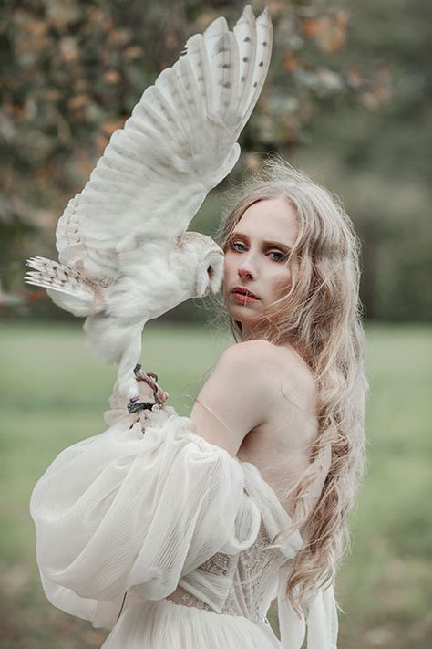 Portfolio - Jovana Rikalo - Professional photographer - Fine Art and Portrait Woman Hugging Herself, How To Remember, I Love Myself, Fairytale Photography, Love Myself, Fantasy Photography, Airbrush Art, Fine Art Portraits, Poses References