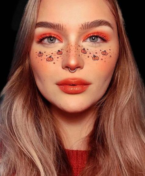 Last-Minute Halloween Makeup Ideas for Your Zoom Party | Fashionisers© - Part 7 Cute Halloween Looks Makeup, Pumpkin Makeup Looks Easy, Pumpkin Themed Makeup, Work Halloween Makeup Ideas, Pumkin Makeup Easy, Halloween Cute Makeup Ideas, Pumpkin Eye Makeup Halloween, Fun Fall Makeup, Easy Makeup Ideas Halloween