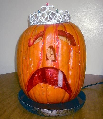 ExtremePumpkins.com - Extreme Pumpkin Carving Crave Pumpkins, How To Carve Pumpkins, Plastic Tiara, Zen Fountain, Carve Pumpkins, Kings Movie, Steven King, Blood In Water, Pumpkin Carving Designs