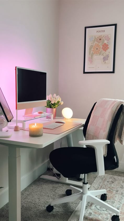 Girly Desk Aesthetic, Girly Work From Home Desk Setup, Pink Desk Aesthetic, Desk Aesthetic Study, Pink Office Aesthetic, Estudio Aesthetic, Pink Imac, Study Desk Aesthetic, Workplace Aesthetic