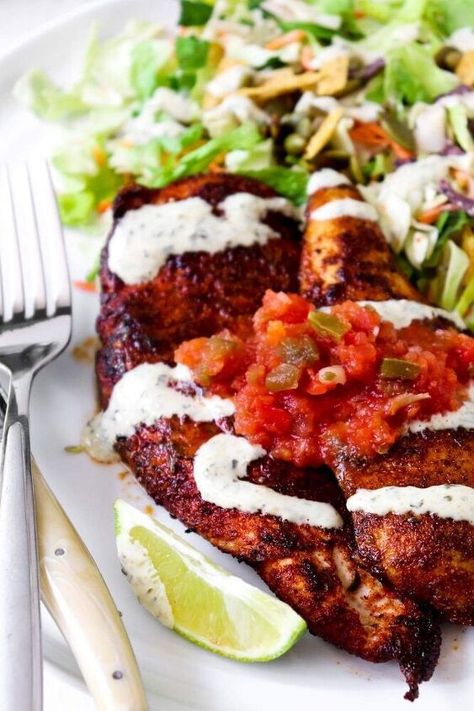 This classic Red Robin dish, the Ensenada Chicken Platter, features spicy, juicy chicken breasts coated with a homemade spice blend and a simple southwest salad for a quick and healthy dinner.This dish is one of my favorites that Red Robin does. My mom always orders it, and I thought it would be great to learn how to make it at home.Josie’s has several different bagged salad options and this Chicken Platter, Salad Options, Spicy Honey Chicken, Classic Chili Recipe, Southwest Salad, Classic Chili, Cilantro Dressing, Spiced Chicken, Sweet Chicken