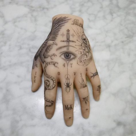 Man Chest Tattoo, Husband Tattoo, Best Tattoo Ever, Hand And Finger Tattoos, Pretty Hand Tattoos, Full Body Tattoo, Sketch Tattoo Design, Small Hand Tattoos, Hand Tattoos For Guys