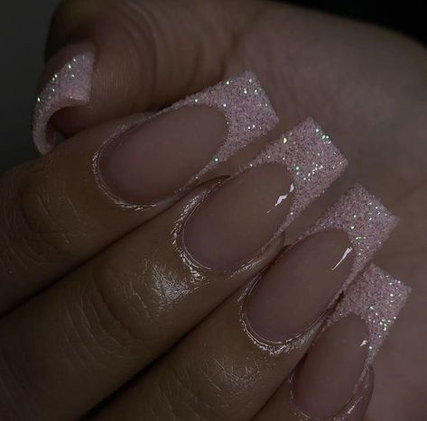 pink birthday nails Pink Sparkly Nails, Sparkly Acrylic Nails, Glitter French Nails, Unghie Sfumate, Pink Glitter Nails, French Tip Acrylic Nails, Acrylic Nails Coffin Short, Short Acrylic Nails Designs, Sparkly Nails