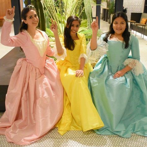 Schuyler Sisters Costume, Hamilton Cosplay, Choir Humor, Hamilton Eliza, Hamilton Costume, Sister Halloween Costumes, Angelica Schuyler, Georgian Fashion, French Dresses