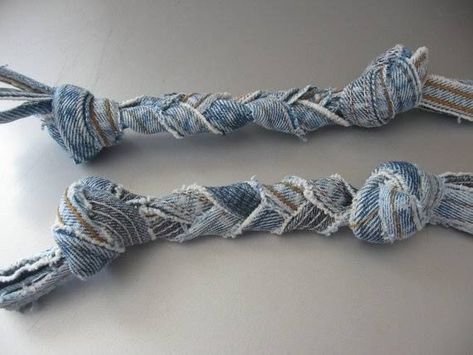 Denim Dog Toys, Återvinna Jeans, Dogs Toys, Diy Dog Toys, Tough Dog Toys, Blue Jeans Crafts, Denim Dog, Ideal Toys, Denim Ideas