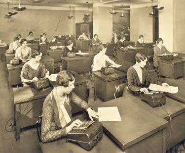 female office workers in the twenties | accounting office brooklyn ny 1925 early office museum archives Dh Lawrence, Thoroughly Modern Millie, Accounting Office, Radium Girls, Adding Machine, Class Photos, Modern Millie, Court Reporting, Women At Work