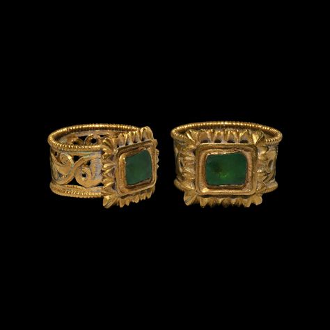 Byzantine Gold Ring with Emerald Formal Byzantine Ring Jewelry, Byzantine Style Emerald Ring In Yellow Gold, Byzantine Yellow Gold Ring, Luxury Byzantine Yellow Gold Emerald Ring, Ceremonial Byzantine Ring, Gold Ring With Emerald, Byzantine Ring, Ancient Mediterranean, Byzantine Gold