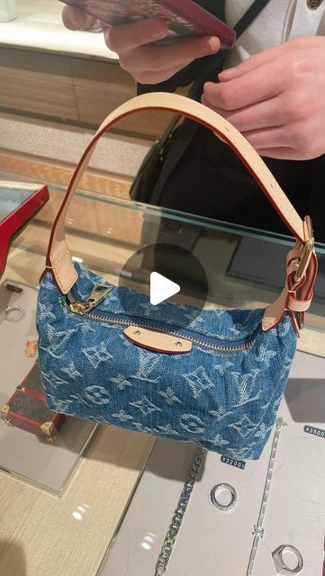 Everything168 on Instagram: "Louis Vuitton Hills Pochette Clutch/Denim Bag/Denim Denim Lunch Box Bag  Size: 18.5 x 11 x 6.5 cm (length x height x width)" Denim Louis Vuitton Bag, Louis Vuitton Denim Bag, Dream Bags, Lunch Box Bag, Girly Bags, Denim Bag, Box Bag, Luxury Goods, Lunch Box