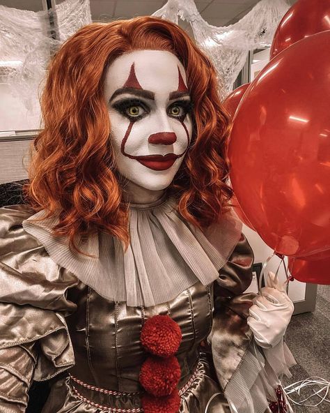 Womens Pennywise Costume, Female Pennywise Costume, Pennywise Costume For Kids, It Pennywise Costume, Pennywise Halloween Costume, Harley Quinn Disfraz, Steampunk Halloween Costumes, Halloween City, Lego Costume