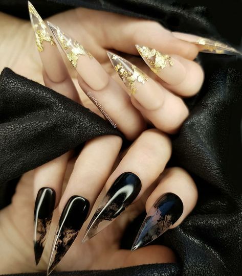 Gold Stiletto Nails, Stilleto Nails Designs, Stiletto Nails Designs, Dope Nail Designs, Classy Nails, Chic Nails, Dope Nails, Best Acrylic Nails, Gold Nails