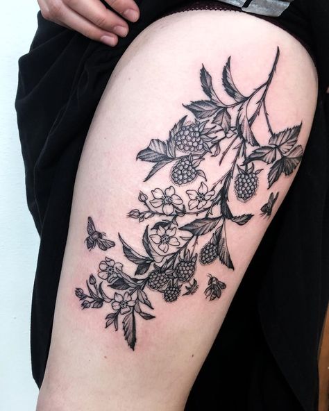 1,289 Likes, 10 Comments - Annelise K (@sweetleas) on Instagram: “Raspberry bramble and bees for Shayli, thank you! Made @scapegoat_tattoo” Raspberry Bramble, Scapegoat Tattoo, Oak Leaf Tattoos, Blackberry Tattoo, Honeysuckle Tattoo, Nature Sleeve, Botanical Tattoos, Scalp Tattoo, Tattoo Sleeve Filler