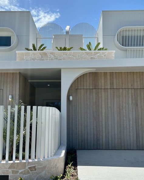 Arlo Stone, Tiles & Finishes on Instagram: "An elevated facade using our Almond Travertine Crazy Pave at @newmil_developments latest beachside duplex development. The warm sandy & almond tones from the Travertine add a soft luxurious feel 👏🏽   Project: @newmil_developments  Builder: @grantmcdonaldhomes  Install: @upinstone_sunshinecoast  Product: Almond Travertine Crazy Pave" Crazy Tiles, Coastal Facade, Crazy Pave, Granny Flat, Front Lawn, Stone Tiles, Baby Pictures, House Ideas