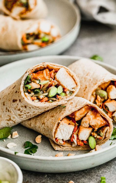 Healthy Sauce For Chicken, Thai Peanut Chicken Wrap, Thai Chicken Wraps, Asian Chicken Wraps, Chicken Wraps Healthy, Panini Recipes Chicken, Easy Peanut Sauce, Wraps Recipes Healthy, Chicken Breast Crockpot Recipes