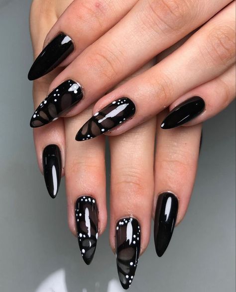 Sophisticated Nail Designs, Black Almond Nails, Ideas Uñas, Black Acrylic Nails, November Nails, Gothic Nails, Spring Nail Designs, Her Nails, Almond Nails Designs