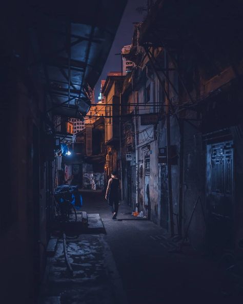 10.2k Followers, 483 Following, 143 Posts - See Instagram photos and videos from Sean Foley (@stfeyes) Cyberpunk Dystopia, Street Alley, Cyberpunk Street, Alley Way, China Photo, Only Aesthetic, Dark Street, رعب نفسي, Dark City