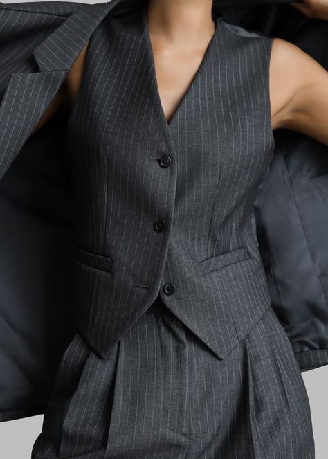 Vest Suit Women's, Fitted Waistcoat, Grad Outfits, Womens Black Vest, Sleeveless Suit, The Frankie Shop, Suiting Fabric, Frankie Shop, Woman Suit Fashion