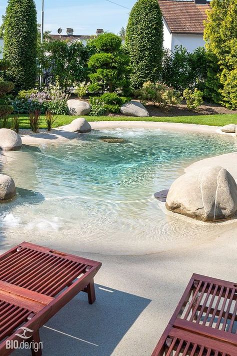 Beach Entry Pool, Dream Backyard Pool, Backyard Beach, Desain Lanskap, Natural Swimming Pools, Piscina Natural, Dream Pools, Backyard Pool Designs, Beautiful Pools