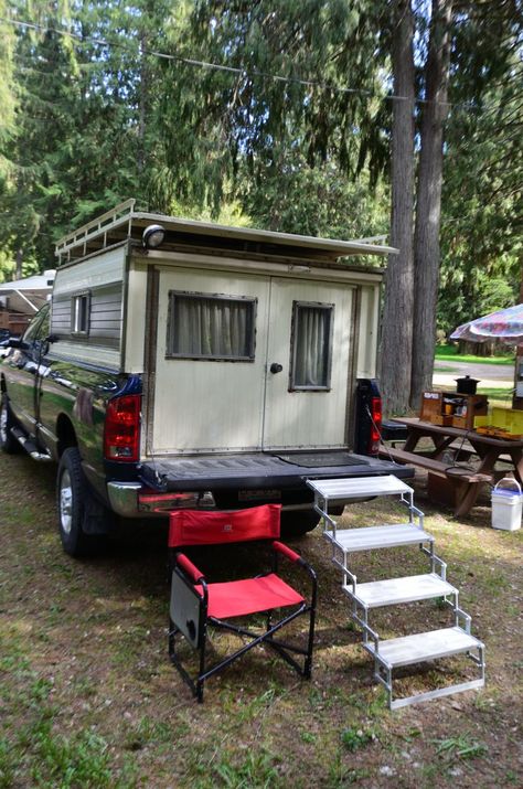 Diy Truck Camper, Truck Camper Ideas, Truck Bed Trailer, Diy Truck Bedding, Truck Camper Shells, Impala Chevrolet, Truck Bed Tent, Dodge Diesel Trucks, Camper Tops