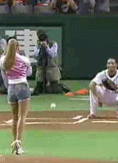 It is a swing and a miss. And another miss. That's a third miss. Whoa boy these people can not find success. #fail #gif #funny Funny Cartoon Photos, Epic Fail Photos, Epic Fail Pictures, Very Funny Gif, Funny Accidents, Funny People Pictures, 9gag Funny, Epic Fails Funny, Funny Profile Pictures