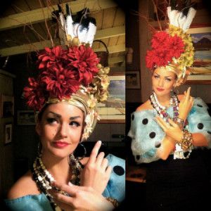 A homemade Carmen Miranda costume Cuban Dresses, Tropical Costume, Carnivale Costume, Carmen Miranda Costume, Mary Poppins Costume, Eve Costume, Perfect Halloween Costume, Purim Costumes, Clever Costumes