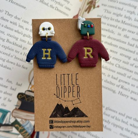 Harry Potter Clay Earrings, Harry Potter Clay Ideas, Harry Potter Clay, Harry Potter Earrings, Potters Clay, Harry Potter Items, Diy Earrings Polymer Clay, Harry Potter Christmas, Polymer Clay Christmas