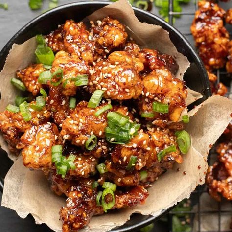 Soy Garlic Korean Fried Chicken Sauce, Honey Soy Garlic Chicken, Soy Garlic Sauce, Fried Chicken Sauce, Soy Garlic Chicken, Korean Fried Chicken Recipe, Garlic Fried Chicken, Recipes With Soy Sauce, Sticky Sauce