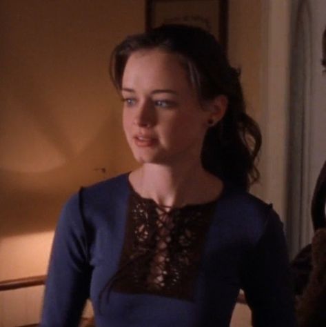 Rory Gilmore Long Hair, Rory Gilmore Ponytail, Rory Gilmore Hairstyles, Rory Gilmore Hair, Chilton Rory, Team Logan, Alexis Bledel, Fall Inspiration, Fav Characters