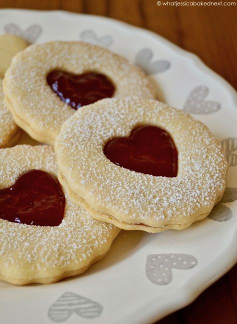 Homemade Hobnobs, British Biscuits, Jammy Dodgers, British Recipes, Marmalade Recipe, Biscuit Sandwich, Shortbread Biscuits, Christmas Biscuits, Jam Cookies