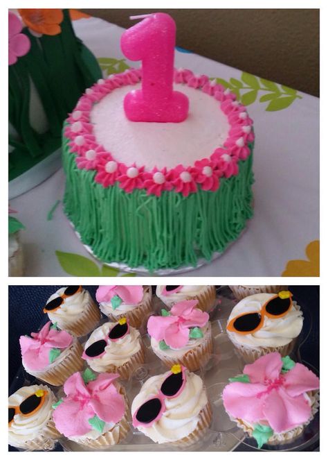 Explore Skye's Delights' photos on Flickr. Skye's Delights has uploaded 269 photos to Flickr. Luau Smash Cake, Hawaiian Smash Cake, Smash Cake And Cupcakes, Hawaiian Party Food, Treat Table, Smash Cakes, Smash Cake Girl, Twins 1st Birthdays, Cake And Cupcakes