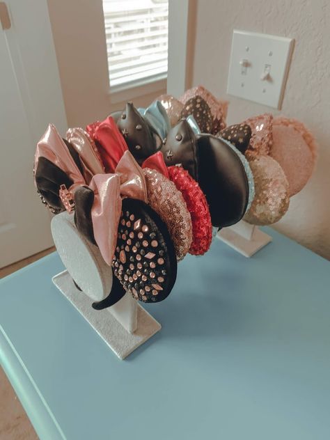 Display Minnie Ears, Mickey Mouse Ears Display, Minnie Mouse Ears Display, Minnie Ears Display, Disney Ear Display, Mickey Ears Display, Disney Ears Display, Things To Collect, Universal Trip