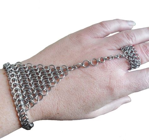 european 4 in 1 | Maille Addiction Hand Tutorial, Chainmail Patterns, Hand Flower, Chainmail Bracelet, Chainmail Jewelry, Metal Spikes, Hand Flowers, Chain Maille Jewelry, Bracelet Ring