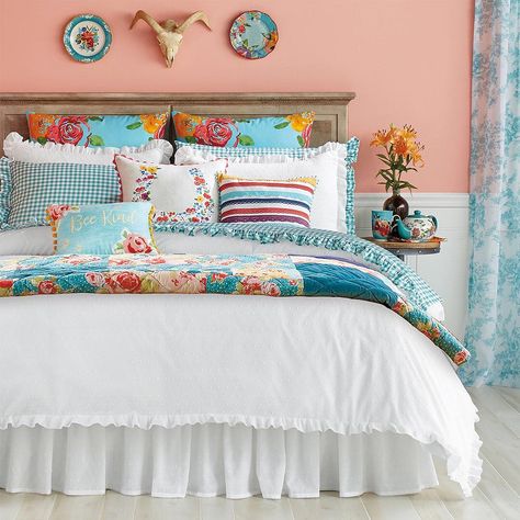 Spotted: Some serious bed inspo from The Pioneer Woman’s new collection. Only at Walmart. Pioneer Woman Bedroom, Woman Bedroom Decor, Bedroom Decor For Women, Pioneer Woman Kitchen, Woman Bedding, Farmhouse Bedding, Woman Bedroom, The Pioneer Woman, Rustic Bedroom