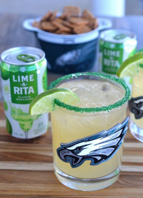 The Philadelphia Eagles Limebacker Cocktail Eagles Football Party, Philadelphia Cocktails, Homegating Party, Superbowl Cocktails, Super Bowl Drinks, Eagles Game, Philadelphia Eagles Super Bowl, Philly Eagles, Philadelphia Eagles Fans