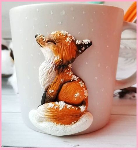 3d Clay Art On Mugs, Polymer Clay Cup Ideas, Fox Polymer Clay, Polymer Clay On Mugs, Clay Cups Ideas, Polymer Clay Mug Ideas, Clay Ideas Animals, Cute Polymer Clay Animals, Diy Sculpture Ideas