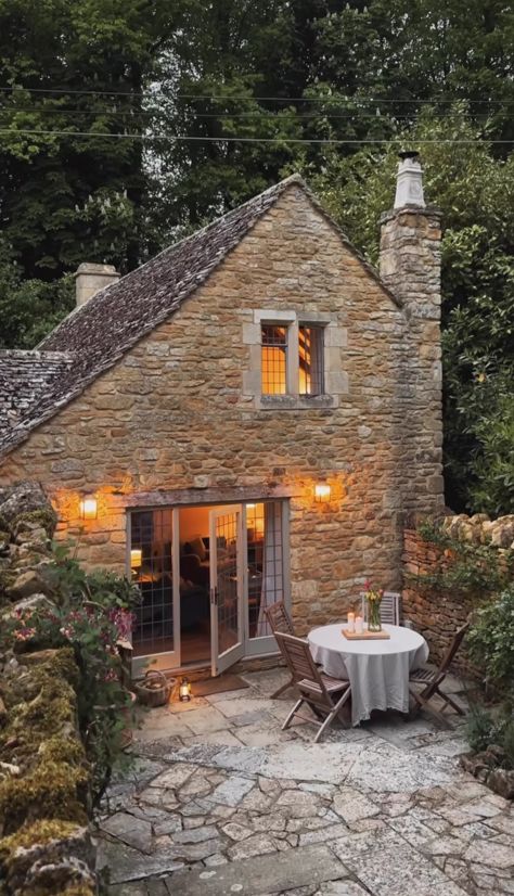 Building Patio, Alaska Cruise Outfits, Cottage House Interior, Summer Beach Wallpaper, Boutique Retreats, Cotswolds Cottage, Stone Building, Cosy Cottage, Old Manor