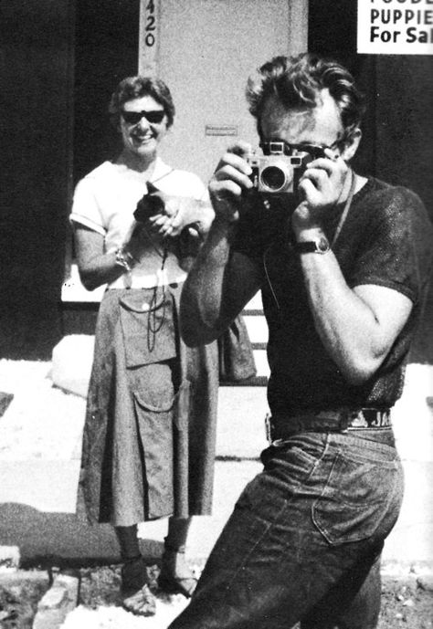 James Dean was not only a talented actor, but also a good photographer. Percy Sledge, Jim Stark, Lgbt History, Jimmy Dean, James Dean, Texas Rangers, Old West, Man In Love, American Actors