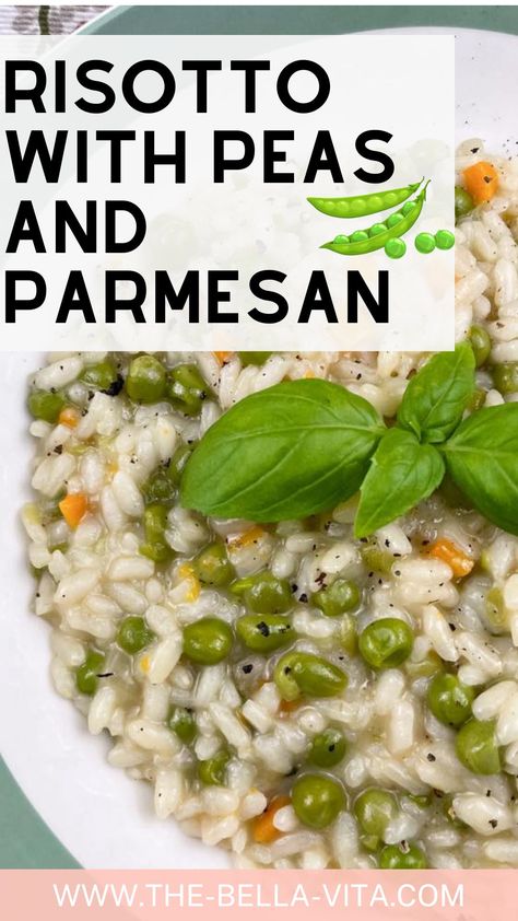 Creamy and comforting risotto with peas - a delicious Italian dish perfect for spring. Learn how to make this family-friendly. Pea Risotto Recipes, Risotto With Peas, Pea Risotto, Easy Risotto, Savory Recipe, Rice Varieties, Pea Recipes, Best Italian Recipes, Italian Salad