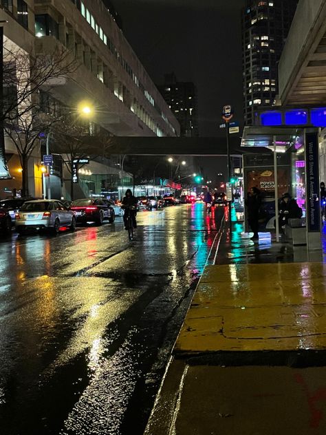 City Aesthetic Daylight, Raining City Night, Rainy Town Aesthetic Night, Late Night City Vibes Aesthetic, Late Night City Vibes, Tiktok Screenshots, Rainy Sky, Rainy Day Aesthetic, Rainy City