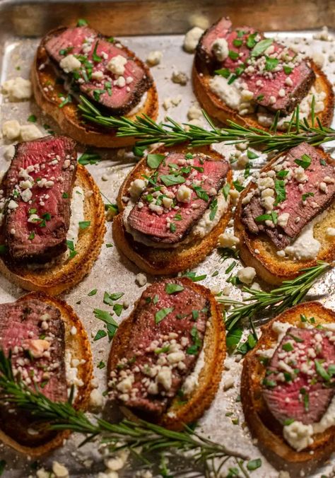 Seared Beef Tenderloin Crostini is a perfect, crowd pleasing appetizer. It's made with medium rare filet with horseradish sauce and blue cheese on a toasted baguette. This hits all my favorite flavors. #beeftenderloin #searedbeef #beefappetizer #filetmignon Beef Tenderloin Crostini, Seared Beef Tenderloin, Tenderloin Crostini, Top Appetizers, Crostini Appetizer, Beef Appetizers, Ground Beef And Cabbage, Grill Sandwich, Crostini Appetizers