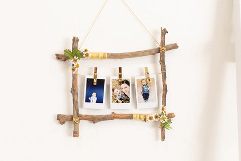 Nature Art And Craft, Homemade Picture Frames Diy, Diy Kids Picture Frames, Homemade Frames For Pictures, Picture Crafts For Kids, Craft Stick Picture Frame, Yarn Picture Frame, Nature Themed Art Projects For Kids, Picture Frames Preschool Craft Ideas