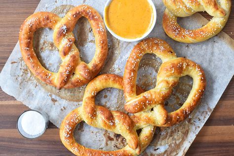 Auntie Anne’s Cheese Dip, Auntie Annes Pretzel Recipe, Starters Snacks, Keto Pastry, Auntie Annes Pretzels, Auntie Anne, Cinnabon Cinnamon Rolls, Auntie Annes, Pretzel Recipe