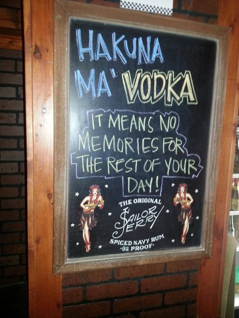 21 Genius Ways To Advertise Your Bar Bar Chalkboard Ideas, Bar Quotes, Funny Bar Signs, Alcohol Quotes, Party Quotes, Alcohol Humor, Drinking Quotes, Pub Signs, Beer Signs