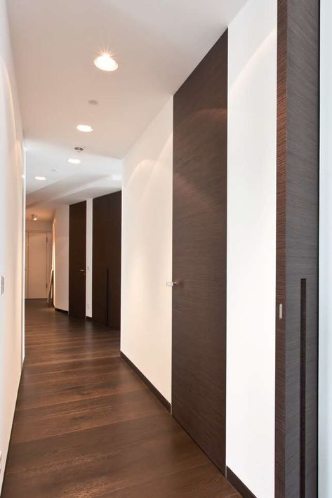 Frameless doors are the modern approach in interior design. These doors can be as tall as the customer needs because are produced with bespoke sizes. Frameless doors for modern house designs Frameless Doors, Sliding Interior Doors, Solid Oak Doors, Frameless Door, Garden Apartment, Home Door Design, Interior Windows, Oak Doors, Door Sets