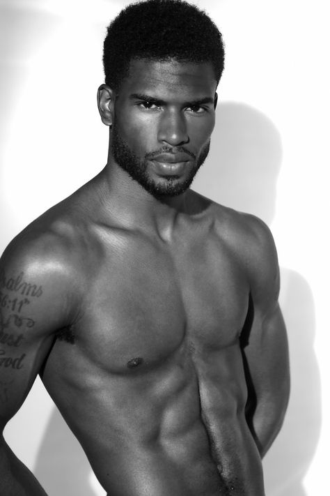 Gym Men Motivation, Broderick Hunter, Hunger Magazine, Gym Pictures, Dark Skin Men, Stylish Celebrities, Beauty Goals, Beautiful Lips, Black Is Beautiful